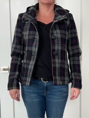 Groggy Plaid Hooded Jacket in Black & Gray